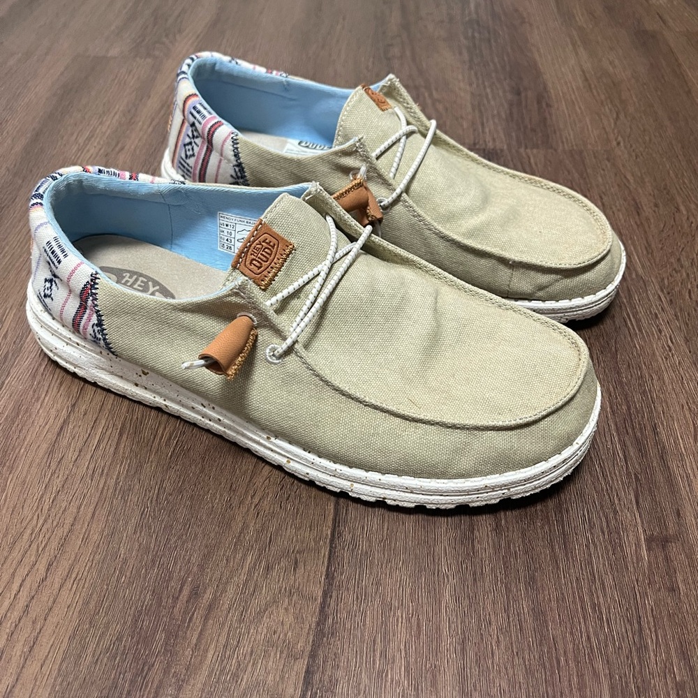 Hey Dude Women’s Tan Loafers Slip-Ons Casual Comfort